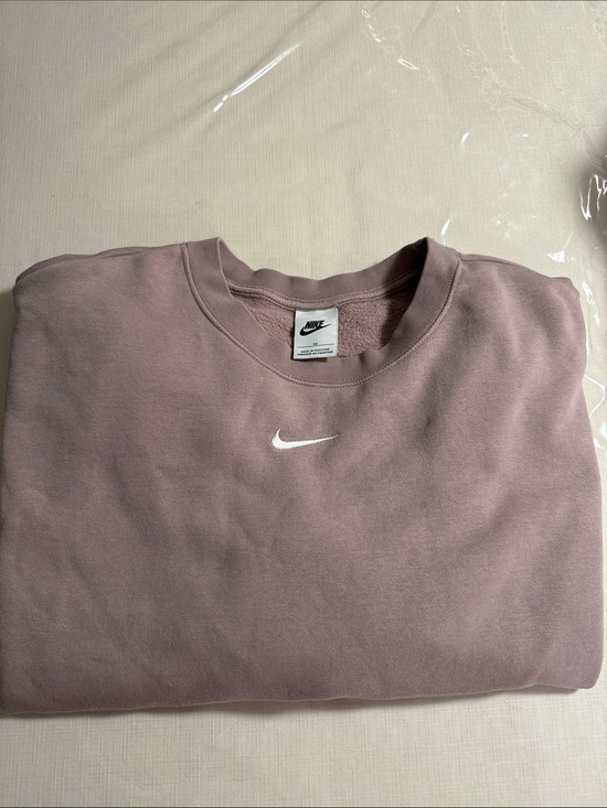 Nike Tops - Nike women’s Crewneck Sweatshirt in Mauve